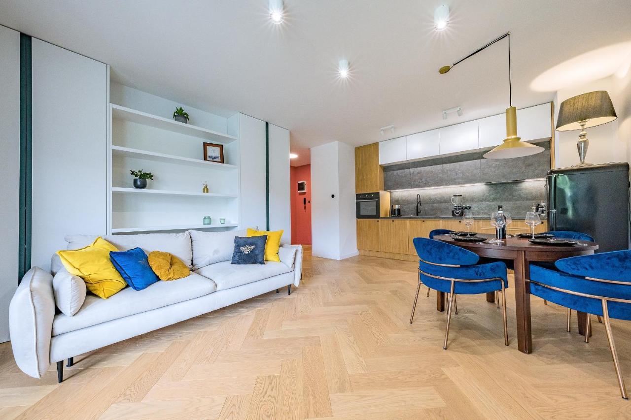 Apartment Hello Chmielna With Private Parking And Balcony Danzig