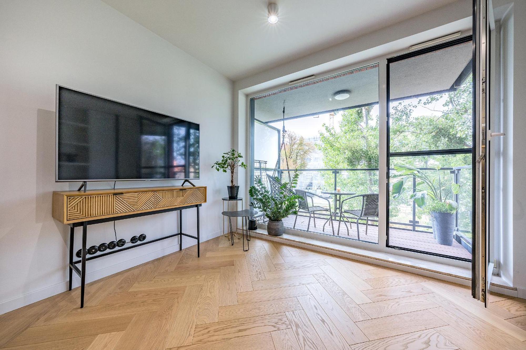 Apartment Hello Chmielna With Private Parking And Balcony