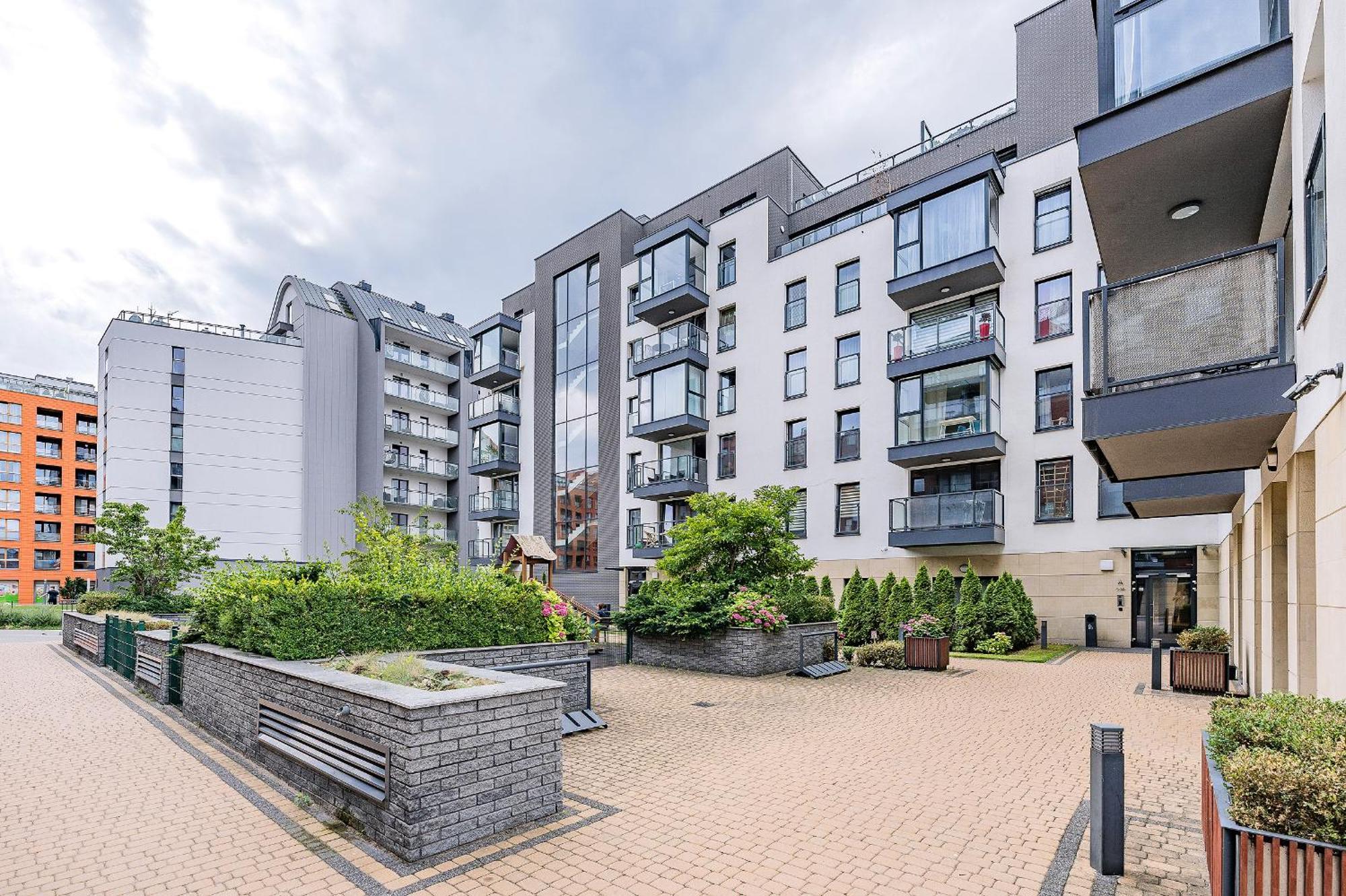 Apartment Hello Chmielna With Private Parking And Balcony
